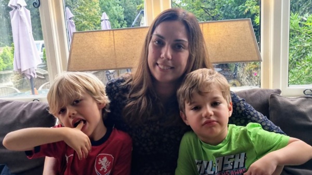 Majka dvoje dece pobedila je težak oblik raka, a sada se bori sa posledicama i ranom menopauzom