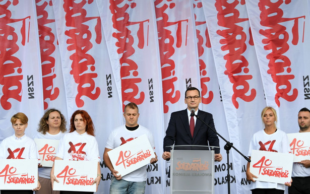 Premier RP Mateusz Morawiecki przemawia na placu Solidarności w Gdańsku