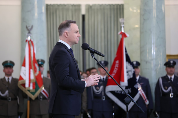 Prezydent RP Andrzej Duda przemawia podczas uroczystości wręczenia awansów generalskich w Pałacu Prezydenckim w Warszawie