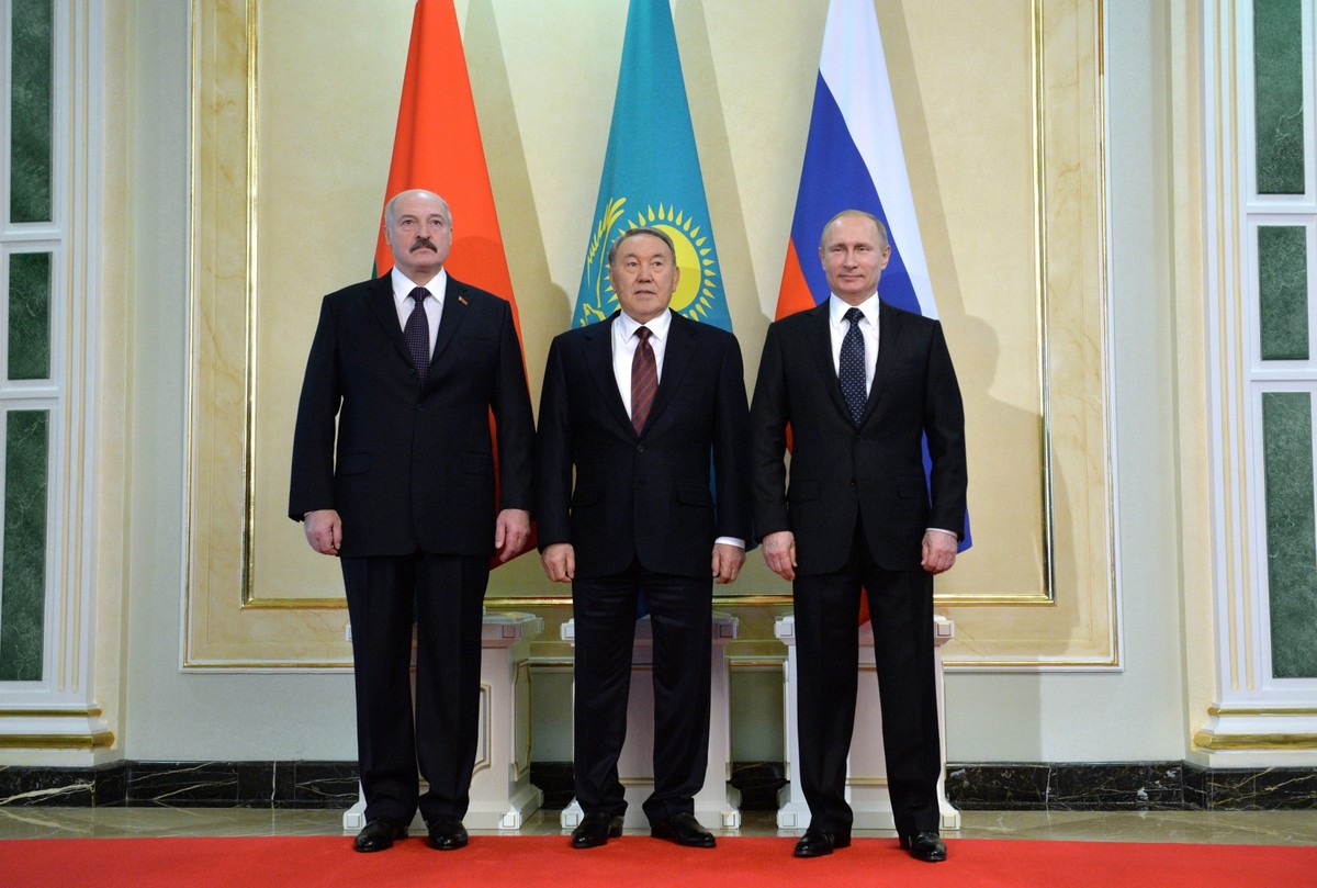 Aleksander Łukaszenka, Nursułtan Nazarbajew i Władimir Putin