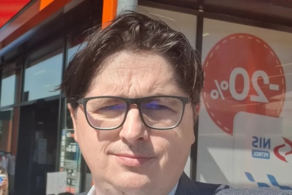 Sloba Vasić oslobođen  za nasilje nad devojkom