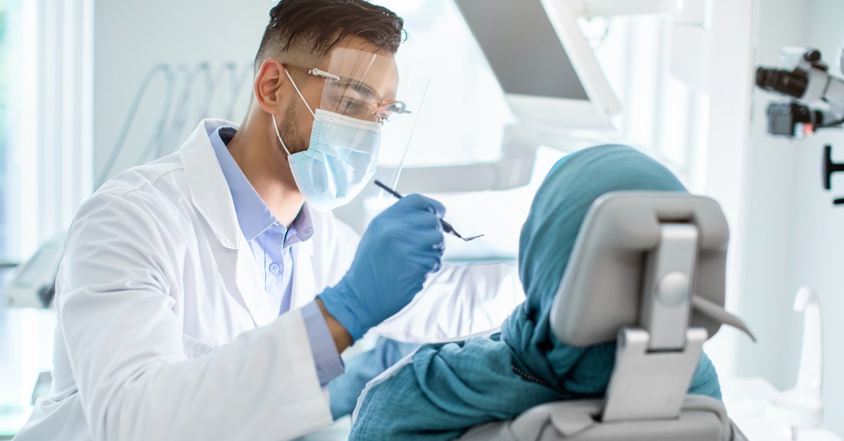 Od 2000 zł do nawet 5000 zł dofinansowania na dentystę. Kto i jak może otrzymać nowe dofinansowanie na usługi stomatologiczne?