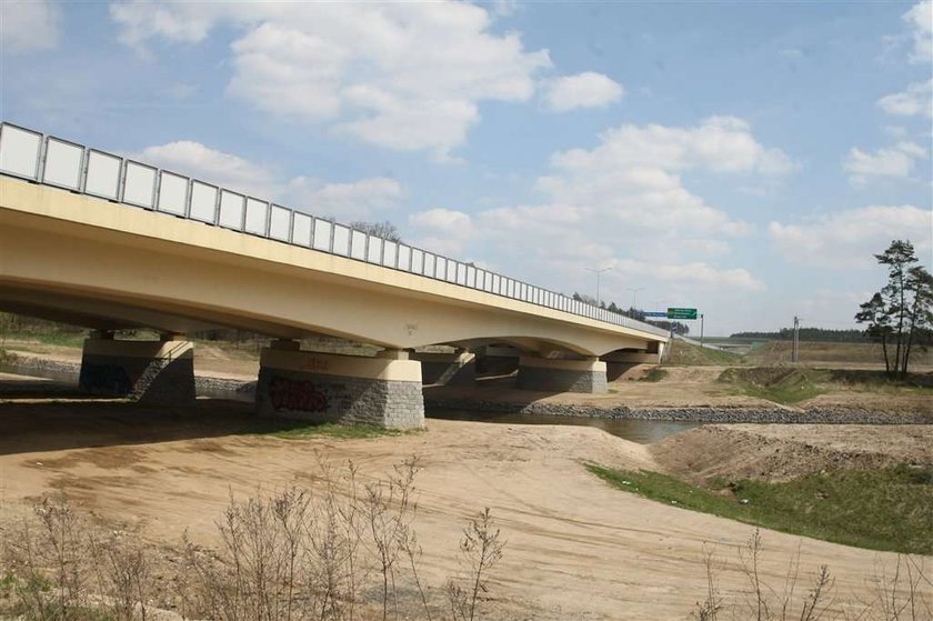 Nowa autostrada już się sypie