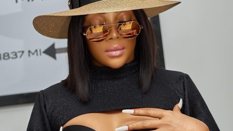 Toke Makinwa hints at new relationship - Vimarsana News