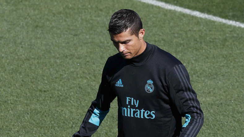 Cristiano Ronaldo zamieszcza mnóstwo zdjęć na portalach społecznościowych. Tym razem gwiazdor Realu Madryt pochwalił się fotografią z jedną ze swoich malutkich pociech.