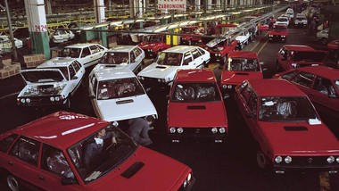 Rozpoznasz te ikony motoryzacji PRL? Wynik 8/10 to mistrz