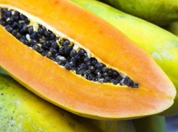 Dbasz o linię? Jedz owoce, ale tylko te, które nie tuczą