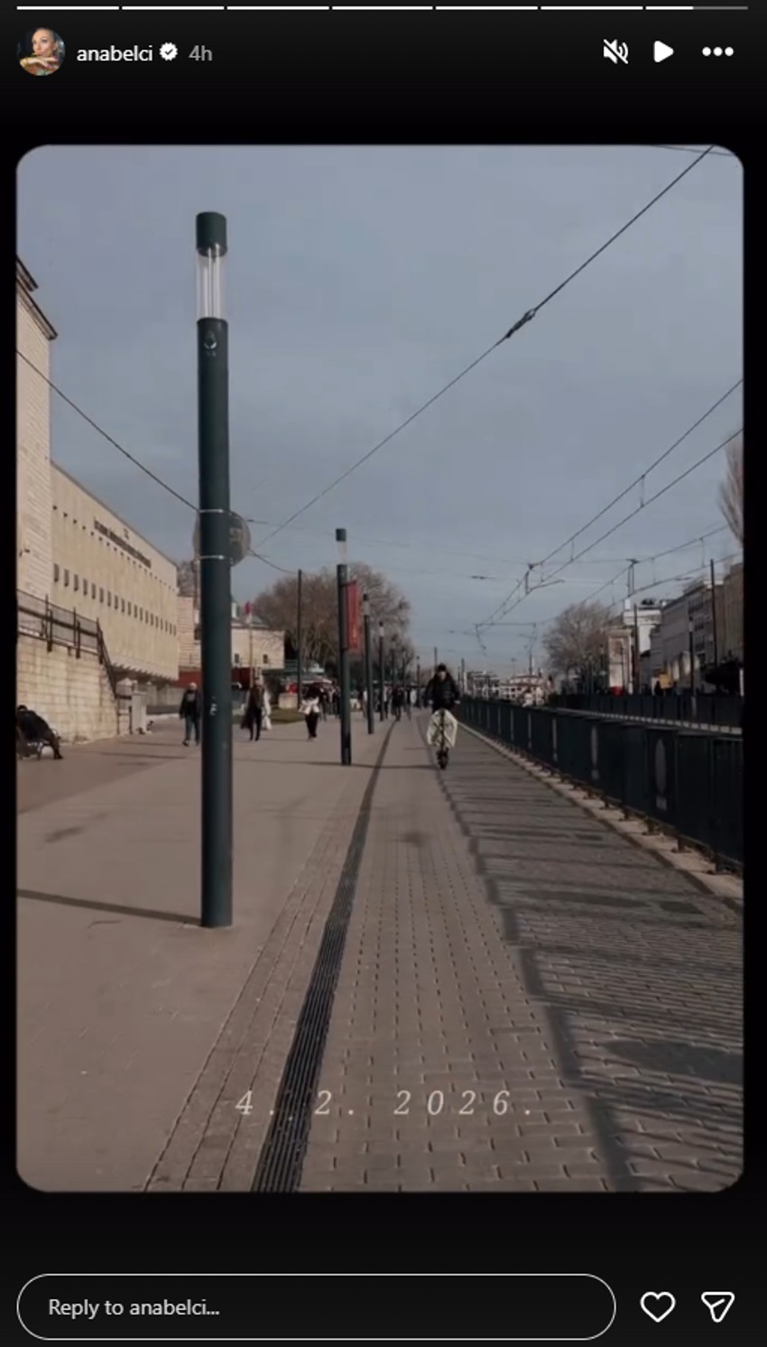 Anabela sa ćerkom Ninom na putovanju