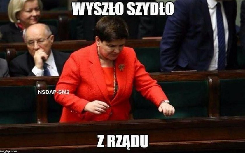 Dymisja premier Szydło. MEMY