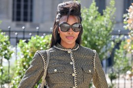 Naomi Kembel i Penelope Kruz pogazile SVETO PRAVILO poznatih i ne žale! Pojavile su u ISTOM ODELU na CHANEL REVIJI i pogazile konkurenciju: Odavno LEPŠA modna izdanja nisu viđena