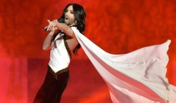 To już oficjalne: Conchita Wurst przyjeżdża do Polski. "Jestem taka podekscytowana"