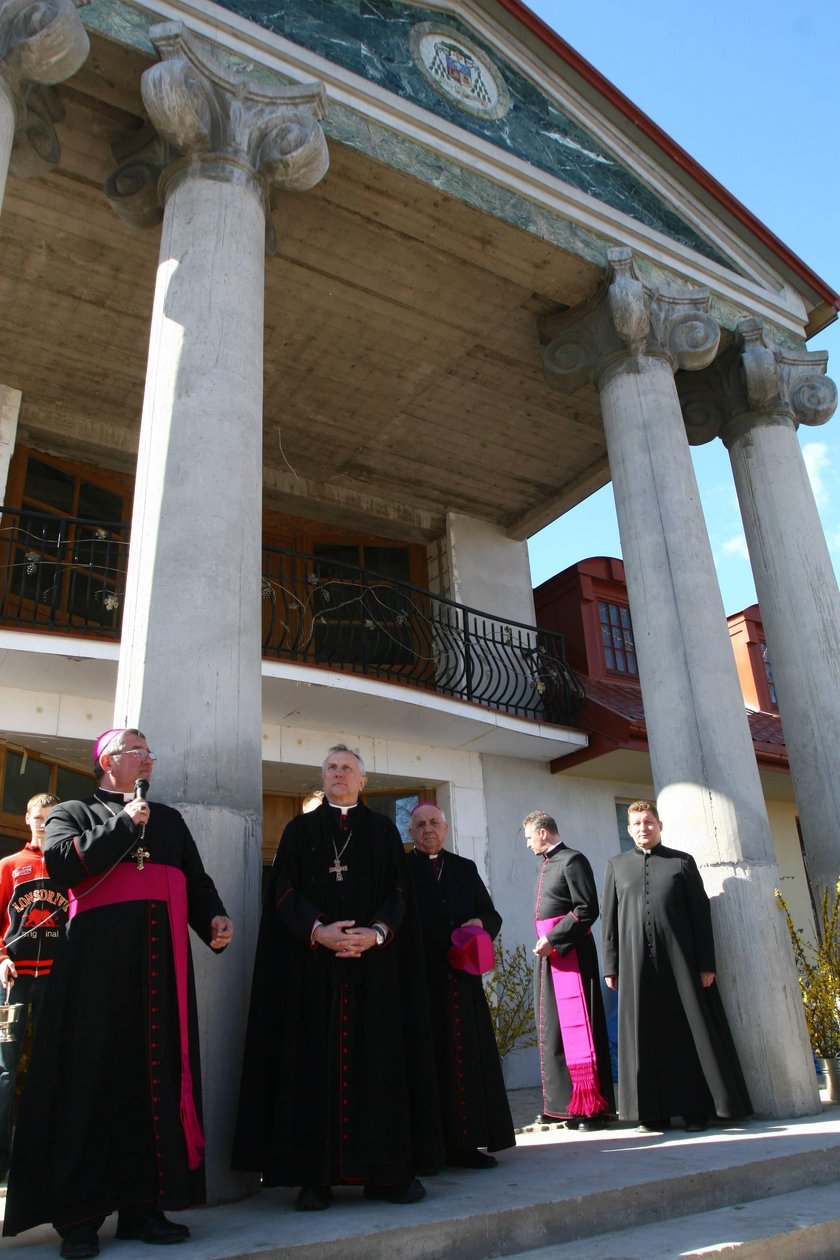 Imponujący majątek abp. Głódzia