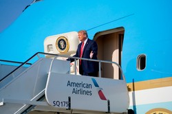 Prezydent USA zapomniał, że zgodził się na Fort Trump? Kontrowersyjna książka byłego doradcy Trumpa