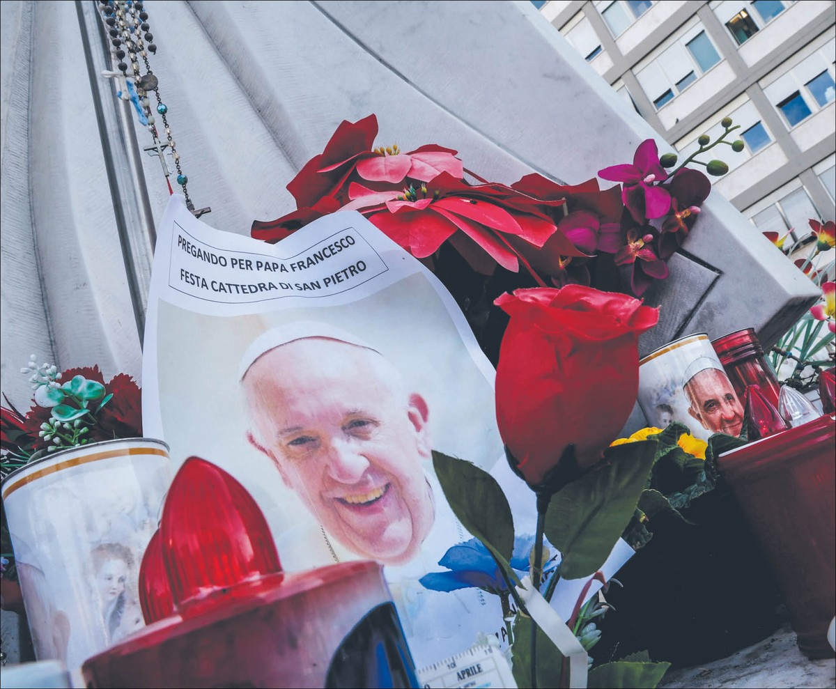 Franciszek jest leczony w rzymskim szpitalu Gemelli na obustronne zapalenie płuc