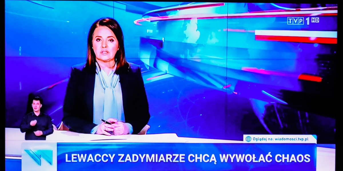 Kadr z "Wiadomości" w TVP1