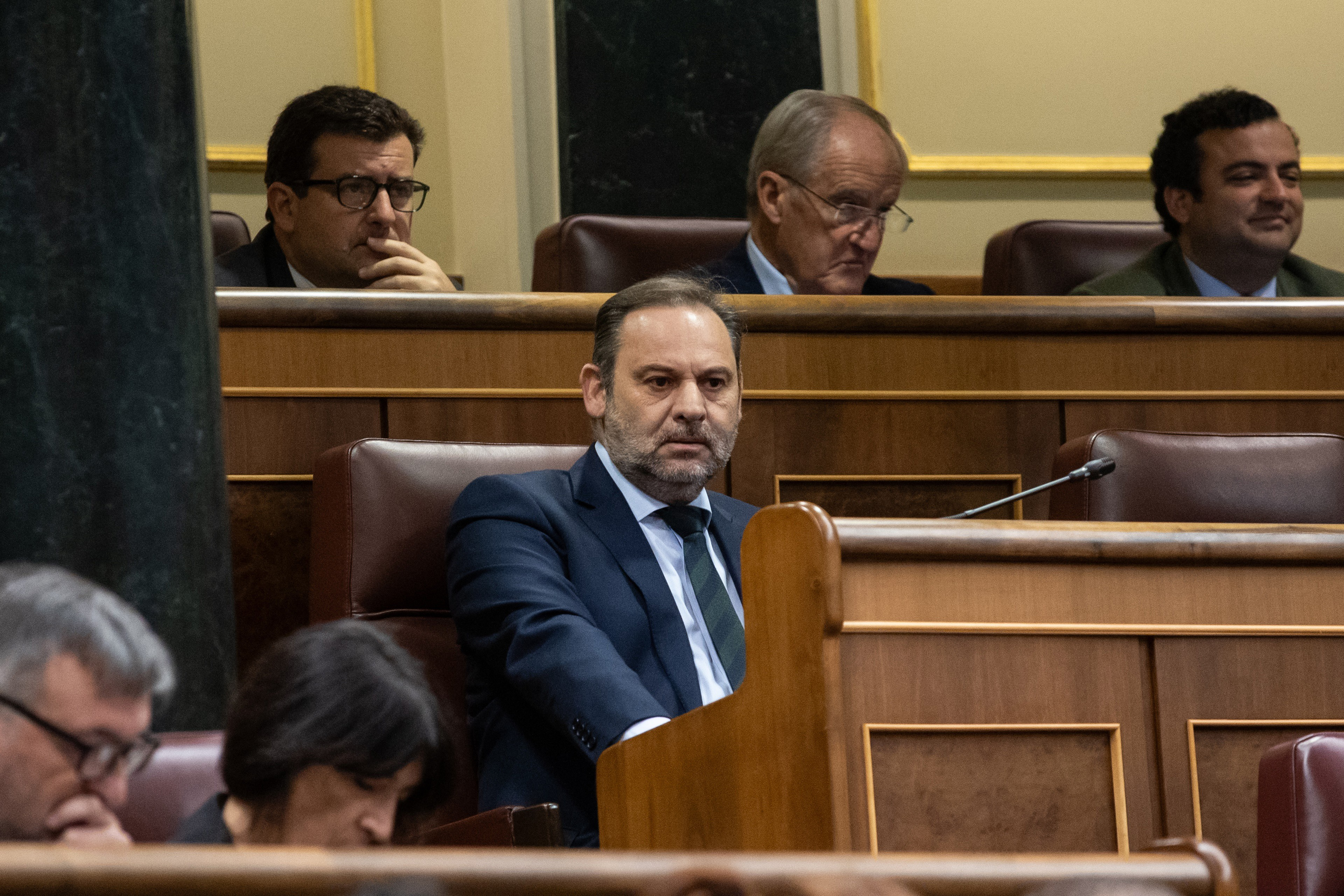 El Congreso suspende a Ábalos: pierde sueldo y derecho a voto