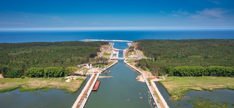 Ile jednostek przeprawiło się przez kanał na Mierzei? Urząd podał DANE