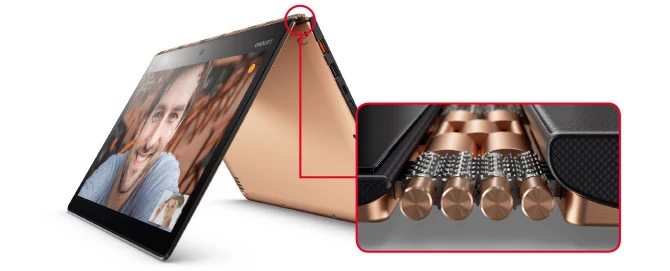 Zawiasy w Lenovo Yoga 900 nawiązują do biżuterii, podobnie jak cena. Testowany model kosztuje 5600 zł