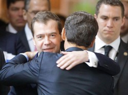 We francuskim Deauville rozpoczął się szczyt światowych mocarstw