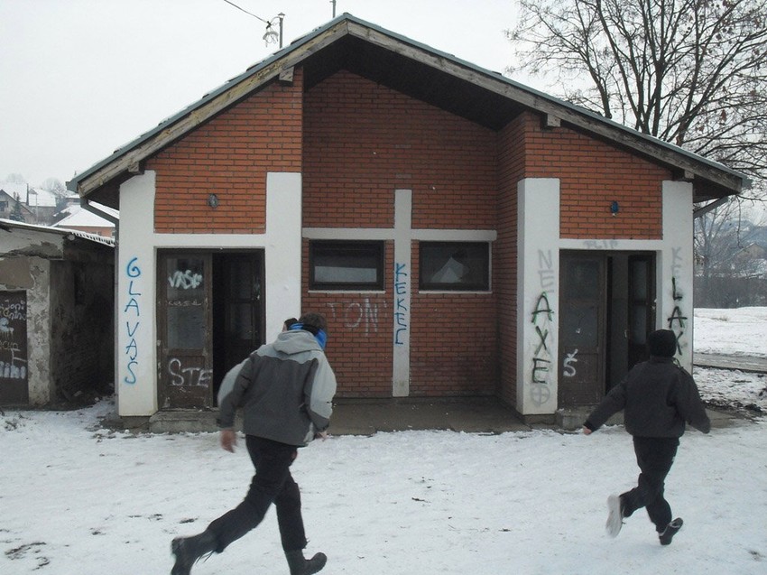 Poljski WC gde su se đaci obračunali sa vršnjakom