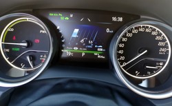 Rząd kupuje 268 nowych samochodów. To limuzyny, SUV-y, elektryki i hybrydy