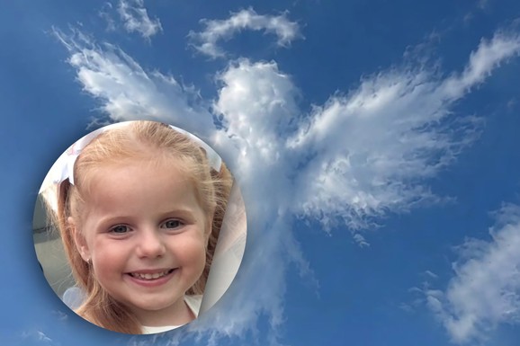 (FOTO) "OVIM ZNAKOM SI ISPRATILA SEKU NA MORE, ANĐELE NAŠ" Roditelji male Helene Gavran koja je umrla od opake bolesti objavili fotografiju, a detalj na njoj SLAMA SRCE