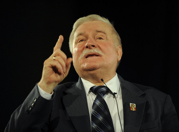 Wałęsa: Nie kupię komórki od Rydzyka