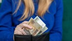 800 plus także dla 50-latków za każde dorosłe już dziecko. Nadchodzi rewolucyjna zmiana w przepisach. Kiedy to całkiem nowe świadczenie wejdzie w życie?
