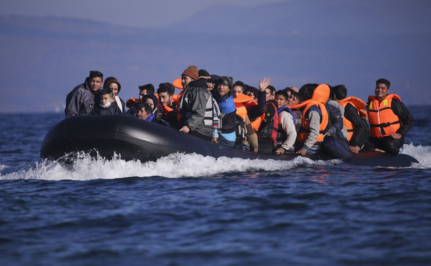 Zatrzymano 350 uchodźców, którzy płynęli do Grecji. "Uciekamy przed zagrożeniem"