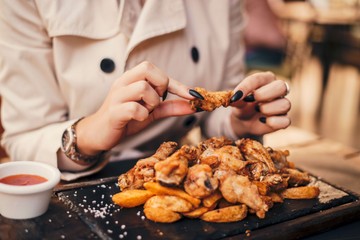 Mérgező anyagok lehetnek a csirkehúsban? Erre figyelmeztetnek a kutatók