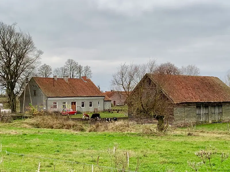 Poniemiecki dom na Mazurach przed remontem