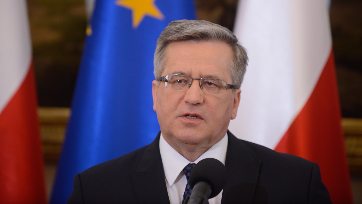 Urzędujący prezydent Bronisław Komorowski został zarejestrowany przez PKW jako oficjalny kandydat w wyborach prezydenckich 10 maja. Prezydent startuje pod hasłem "Wybierz zgodę i bezpieczeństwo", a wśród jego priorytetów są też rozwój gospodarczy i polityka prorodzinna.