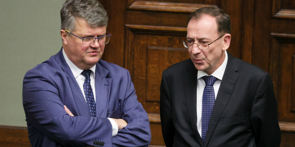 Maciej Wąsik i Mariusz Kamiński na sali sejmowej, na którą - zdaniem prawnika - nie powinni mieć wstępu od momentu wygaszenia ich mandatu.