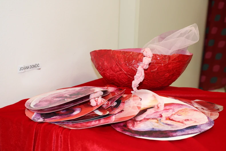 Knjiga skulptura "Fetus"