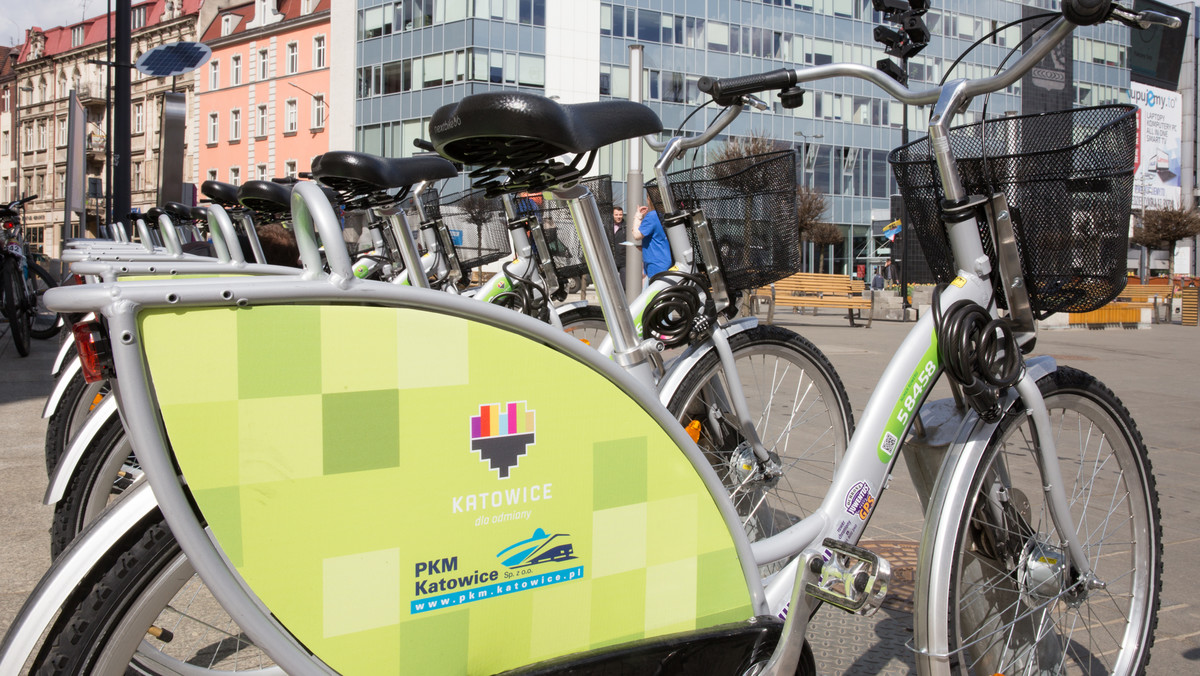 Największa sieć wypożyczalni miejski rowerów w woj. śląskim rośnie w siłę. Od startu katowickiego roweru miejskiego, czyli systemu City by Bike w tym roku, do sieci dołączyło aż 3000 nowych użytkowników, a w pierwszym miesiącu działania wypożyczalni odnotowano ponad 12 tys. wypożyczeń.