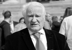 Dragoljub Mićunović