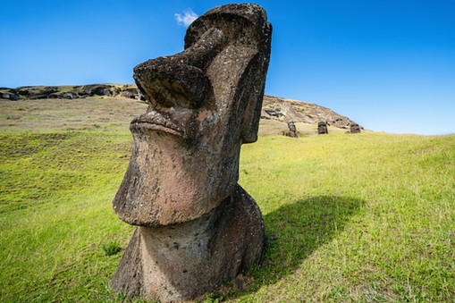 Rapa Nui. Słynne posągi z Wyspy Wielkanocnej