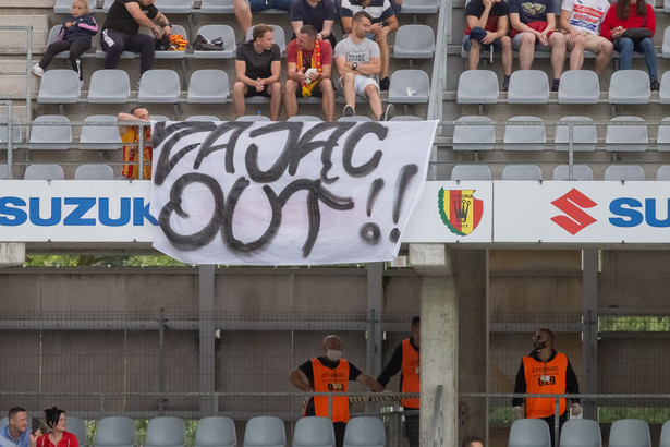 Kibice Korony, domagający się odejście prezesa