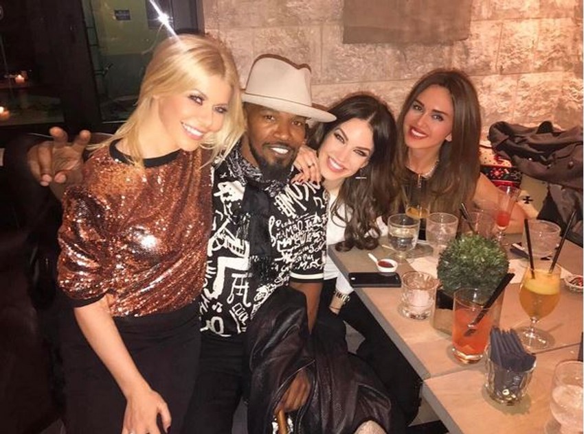 Džejmi Foks sa Tamarom Nikolić i Danijelom Karić