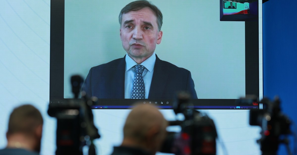 "Proszę na nią uważać — zatruwa duszę i plącze umysł". Kilka rad dla azylanta Ważniaka