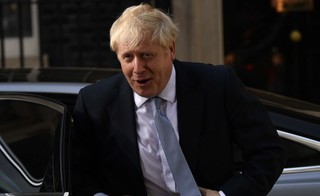 Jeśli Johnson zdecyduje się na twardy brexit, Wielka Brytania bardzo mocno uzależni się od USA [OPINIA]