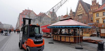 Powstaje bajeczny jarmark świąteczny na Rynku