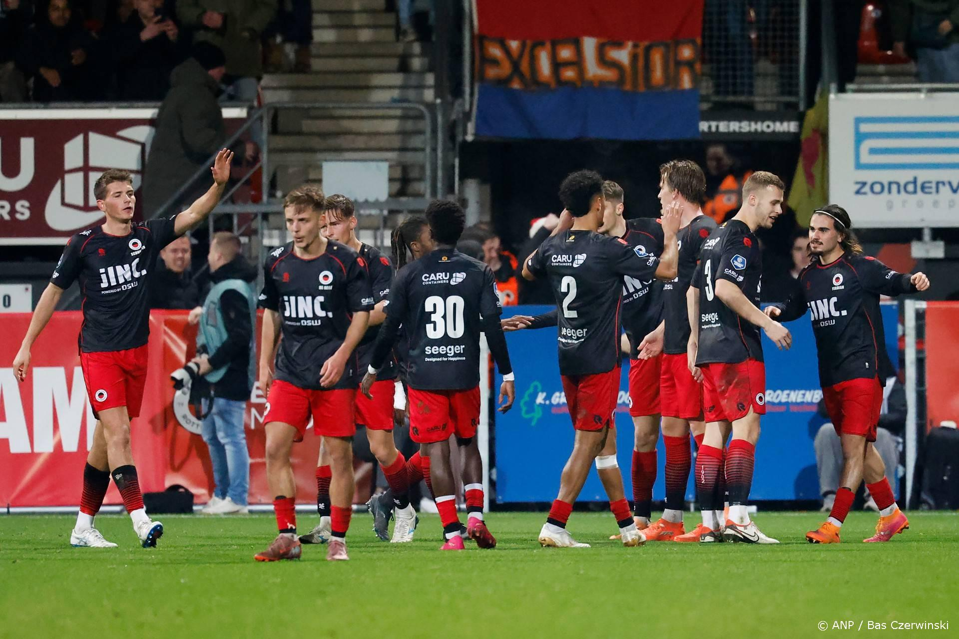 Excelsior verslaat PEC en loopt uit naar zeven punten voorsprong op Telstar