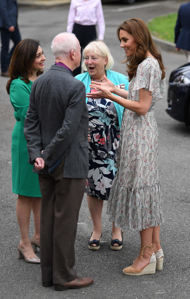 Księżna Kate w babcinej sukience na warsztatach fotograficznych