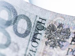 NBP chce bronić używania gotówki. Proponuje specjalne zmiany w prawie