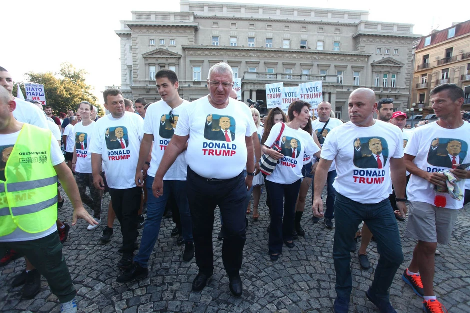 Protest radikala zbog Bajdena i podrška Trampu