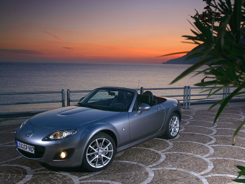 Mazda MX-5 Roadster Coupé: przyjemność przez 365 dni w roku