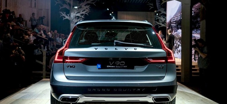 Volvo V90 Cross Country już w Polsce. Nowość 4x4 znacznie tańsza niż SUV