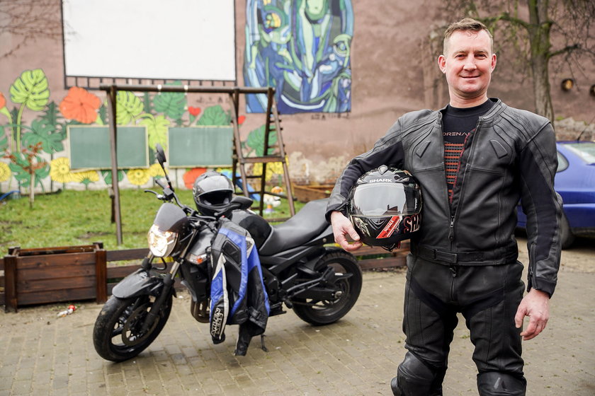 Wylicytował kolację z Julią Wieniawą. „Po kolacji zapraszam na przejażdżkę motocyklem!”