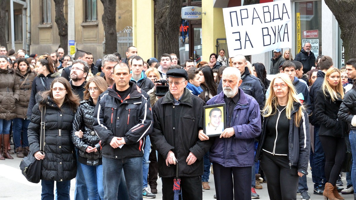 451099_nis13-3-2014-protest-ispred-zgrade-supa-u-nisu-ras-k-kamenov